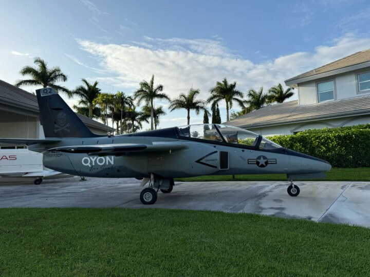 1985 Siai Marchetti S211 — military trainer jet aircraft